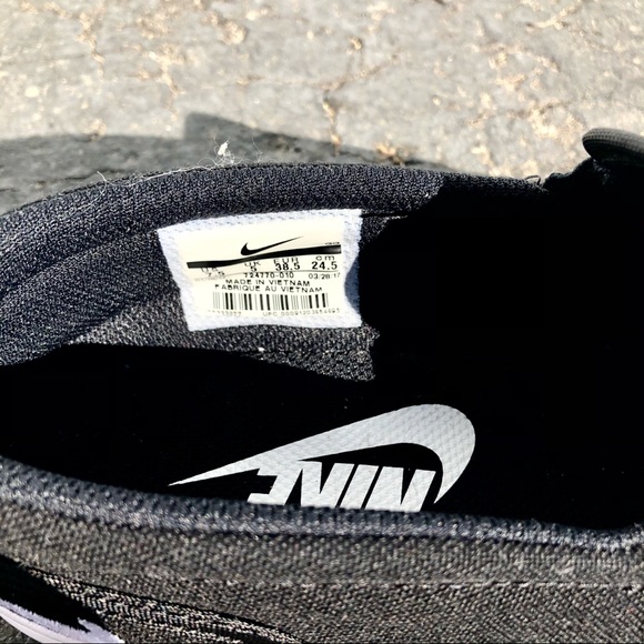 ❌❌SOLD❌❌Brand New Nike Logo Slip-on Sneakers - Picture 5 of 6